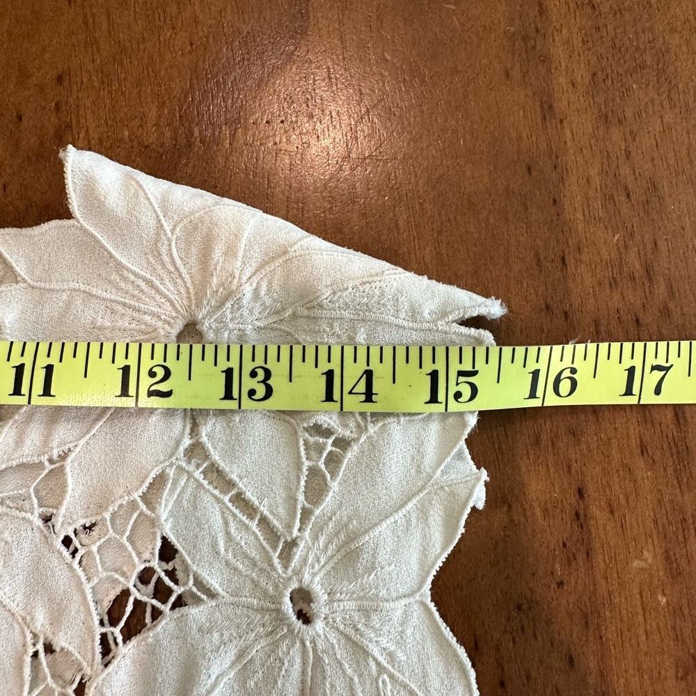 Vintage 70s Lace Floral Cropped Vest Women's Medium Boho Kitschy Flower Child - Picture 2 of 10